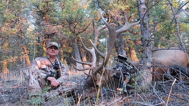 Clayton Marxer with 6x6 trophy elk. Bow-hunting